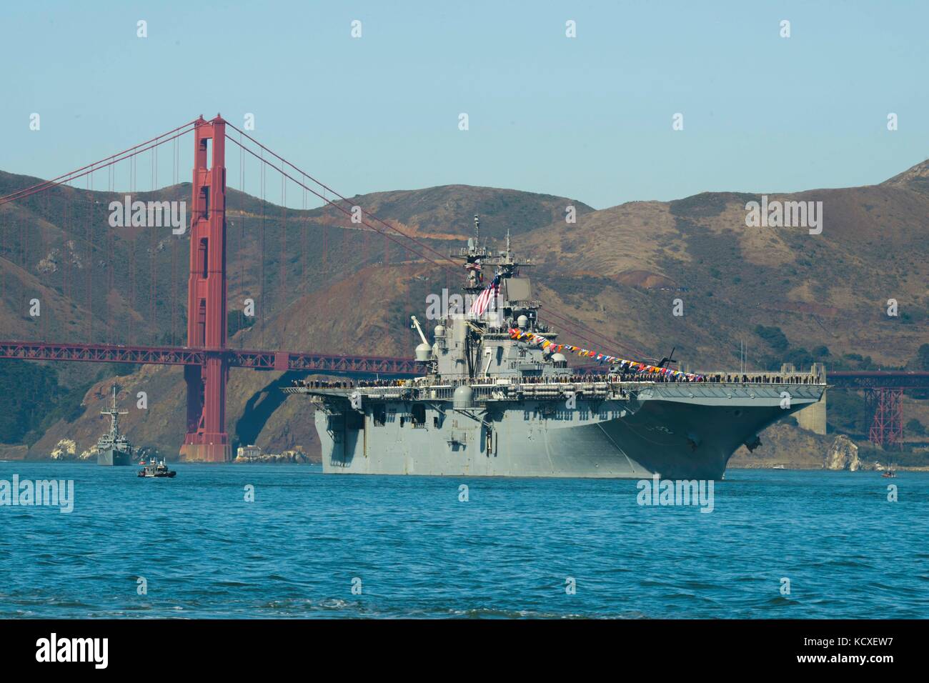 La avispa clase de buque de asalto anfibio USS Essex (LHD 2) Foto de stock