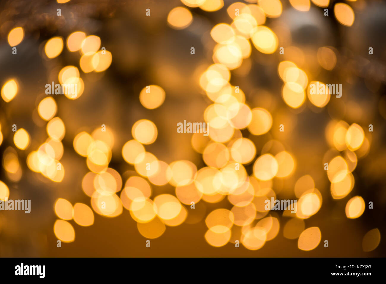Luces doradas fotografías e imágenes de alta resolución - Alamy