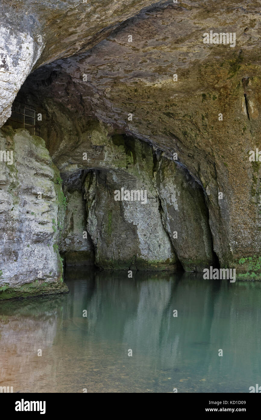 Fuente del río Lison (Source du Lison). Es sin duda un resurgimiento Foto de stock