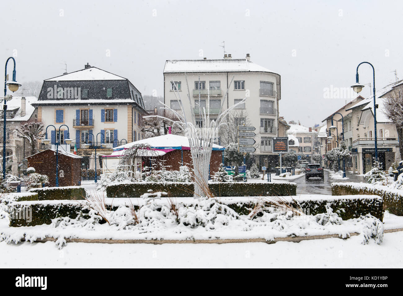 Nevando en Divonne Les Bains, Ain, Francia Foto de stock