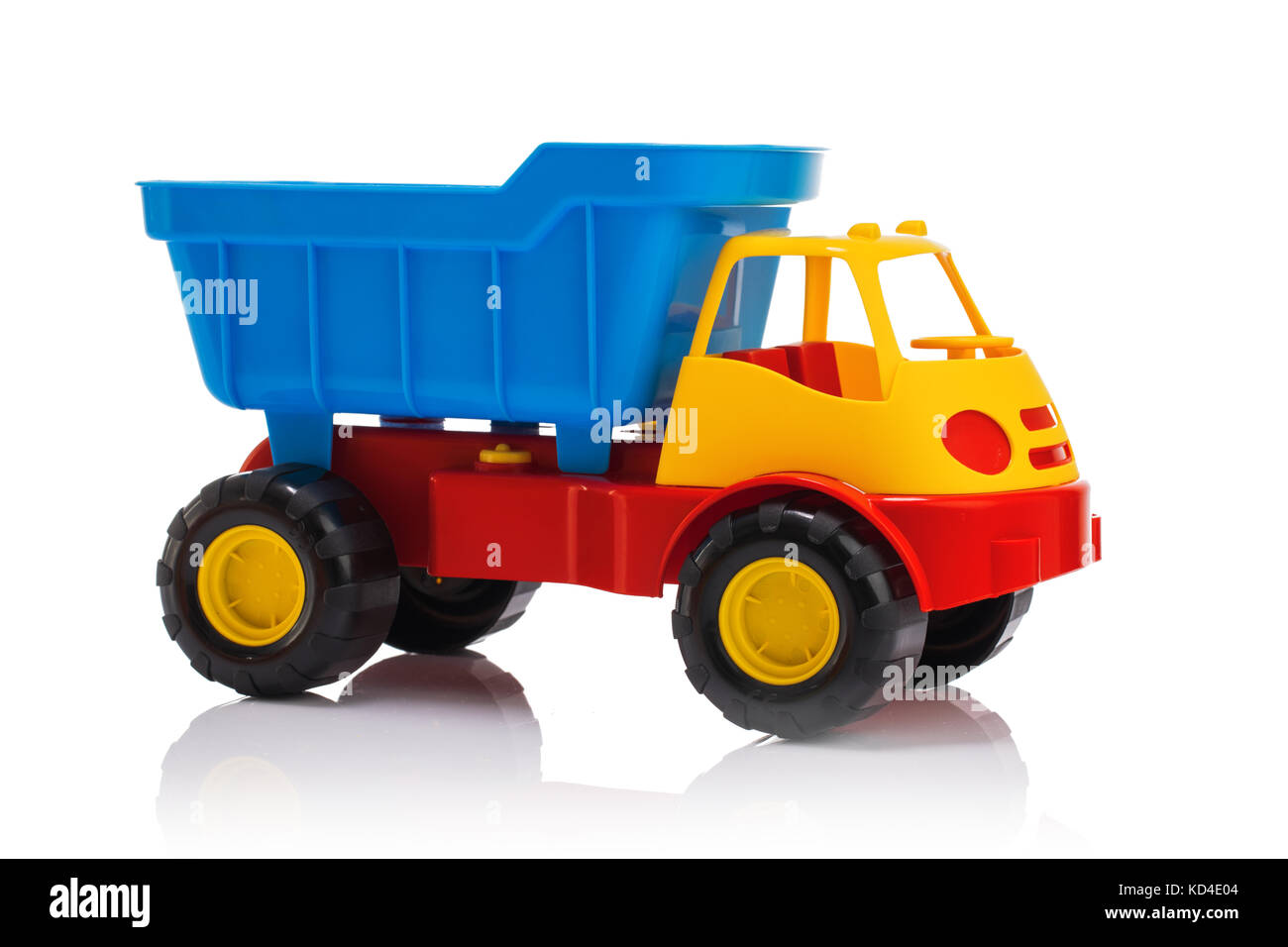 Bebe Juguetes De Playa Coche O Camion De Plastico Aislado Sobre Fondo Blanco Fotografia De Stock Alamy