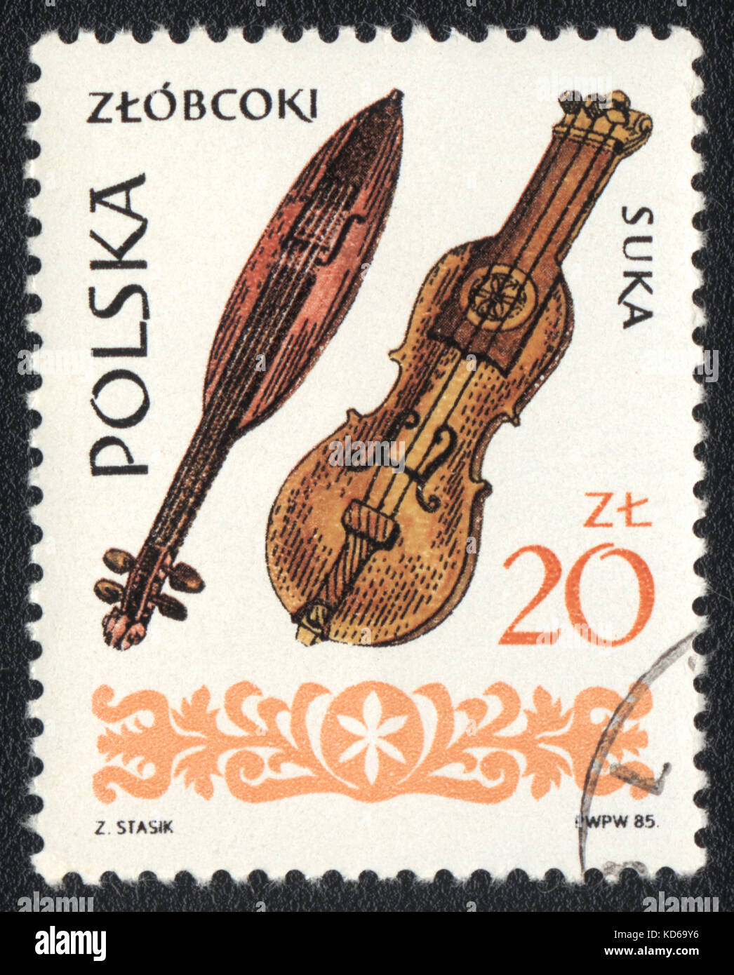 Un sello impreso en Polonia muestra instrumentos musicales zlobcoki y suka,  desde la serie, circa 1985 Fotografía de stock - Alamy