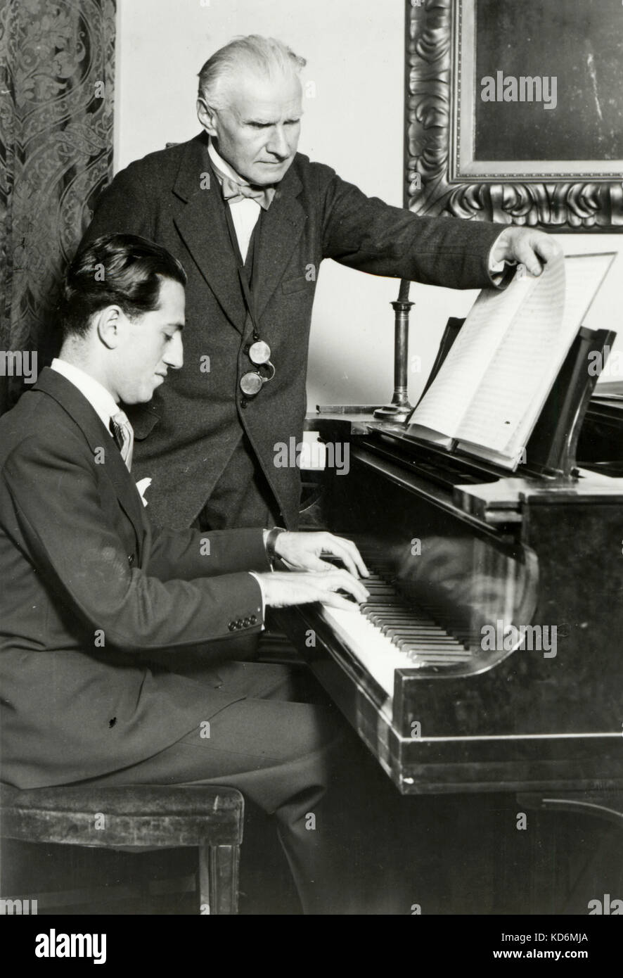 George Gershwin, tocando su "Concierto en Fa" de Walter Damrosch estrenada por la Filarmónica de Nueva York en 1925. Pianista y compositor norteamericano, el 26 de septiembre de 1898 - 11 de julio de 1937 Foto de stock