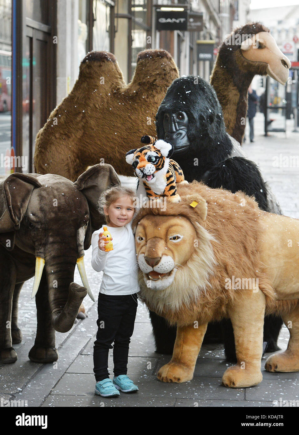 Ostime3juega Navidad Con Tigre Durante Tyler Harriet 4ac3jlq5r El La HeWIE9YD2