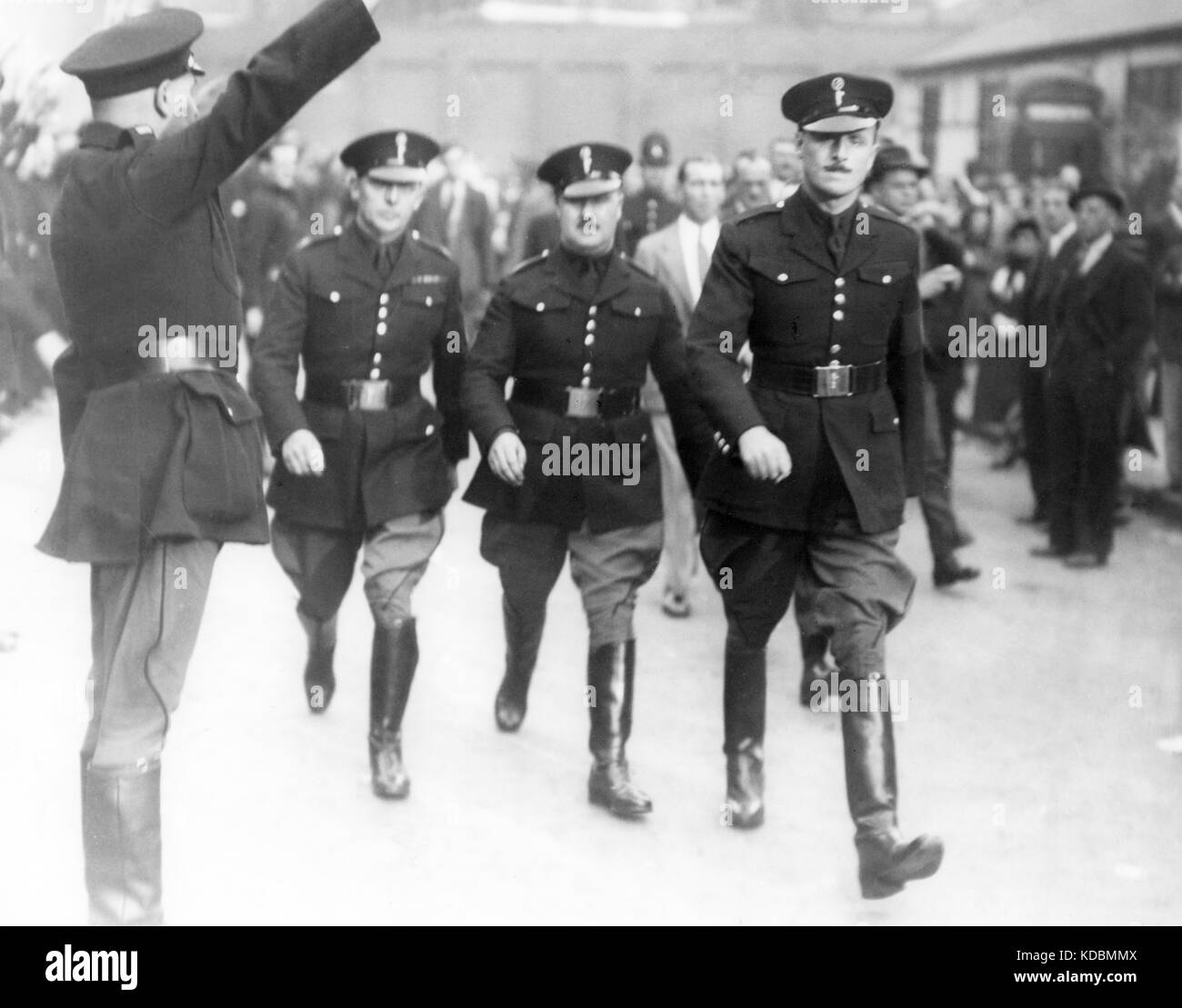 Foto Debe Ser Acreditada ©Alpha Press 050000 03/10/1936 Sir Oswald Mosley  en uniforme completo con la Unión Británica de Fascistas y Socialistas  nacionales (BUF) en Londres Fotografía de stock - Alamy