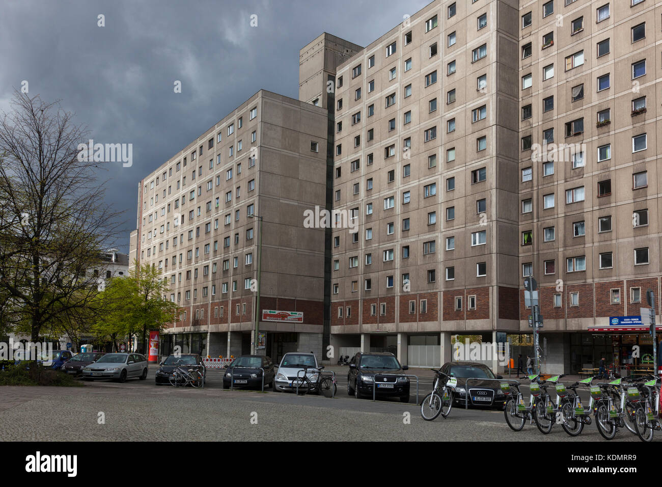 Bloque de viviendas de la posguerra, Berlín, Alemania Foto de stock