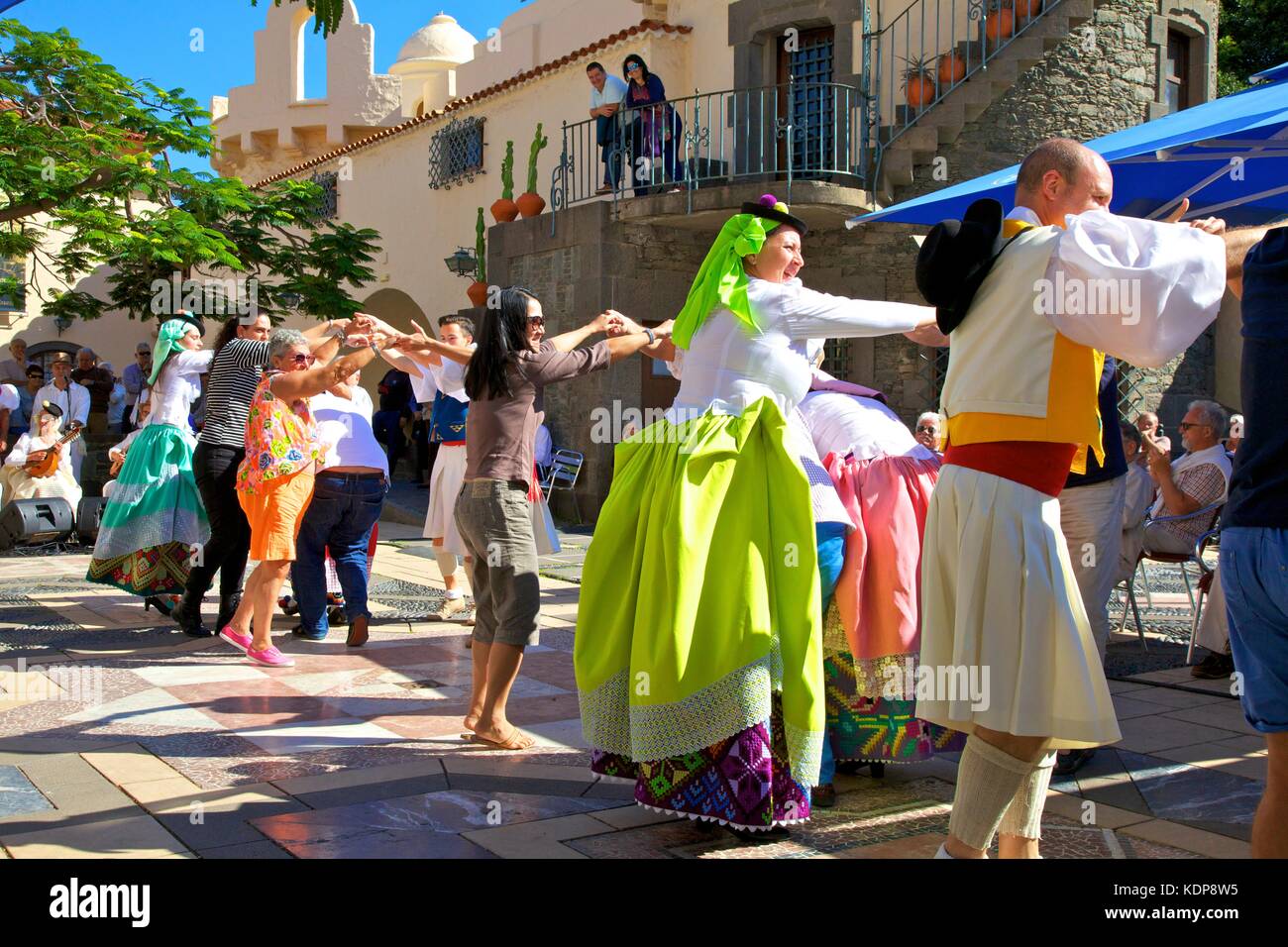 Bailes tradicionales en el Pueblo Canario, Las Palmas de Gran Canaria, Gran  Canaria, Islas Canarias, España, el Océano Atlántico, Europa Fotografía de  stock - Alamy