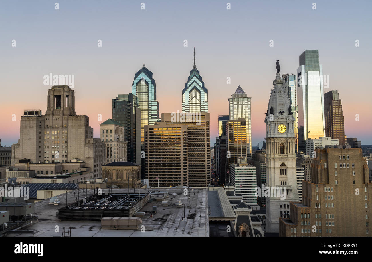 Philadelphia, Pennsylvania, Estados Unidos Centro ciudad al amanecer. Foto de stock
