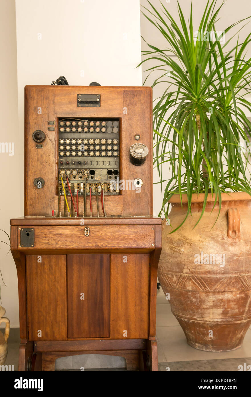 antigua centralita telefónica, antigua, comunicación, comercial, equipo,  Black's Point Museum; Reefton, Nueva Zelanda Fotografía de stock - Alamy