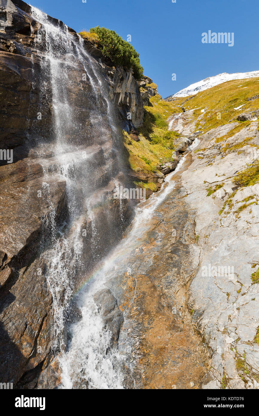 Agua alpina fotografías e imágenes de alta resolución - Alamy