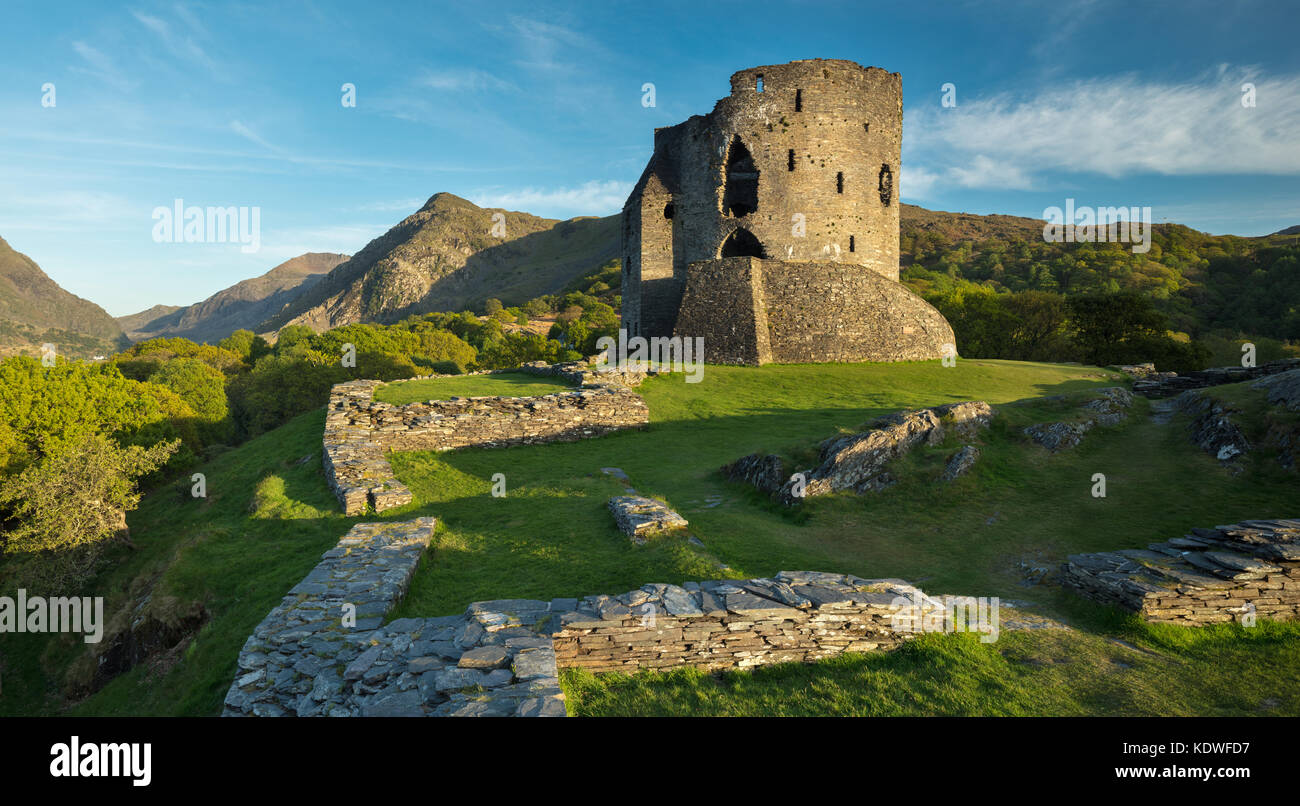 Castillo dolbadarn, llanberis, Snowdonia, Gwynedd, Gales, Reino Unido Foto de stock