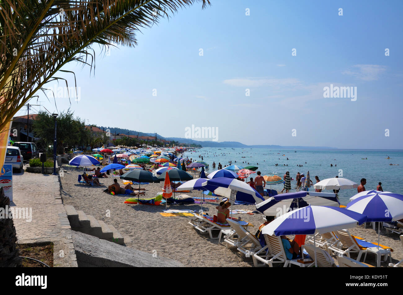 Playa de polychrono aldea en la península de Kassandra halkidiki Grecia Foto de stock