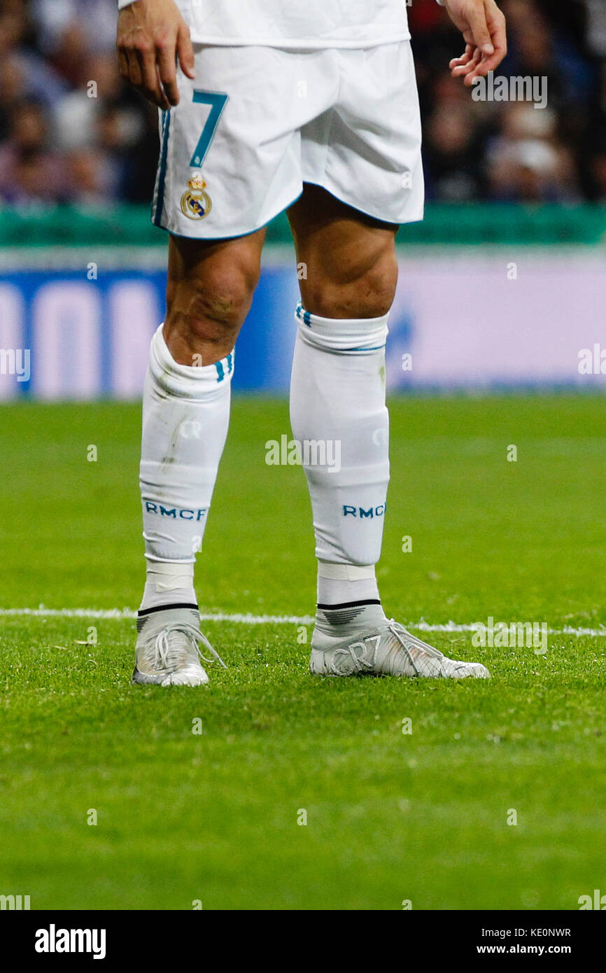 Madrid, España. El 17 de octubre, 2017. las nuevas botas de cristiano  ronaldo. ucl, liga de campeones entre el Real Madrid vs Tottenham Hotspur  F.C. En el estadio Santiago Bernabeu en Madrid,