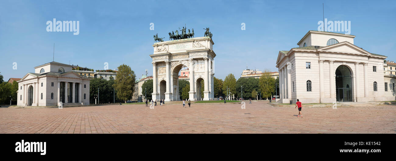 El arco de la Paz (Arco della Pace), Milán, Lombardía, Italia Foto de stock