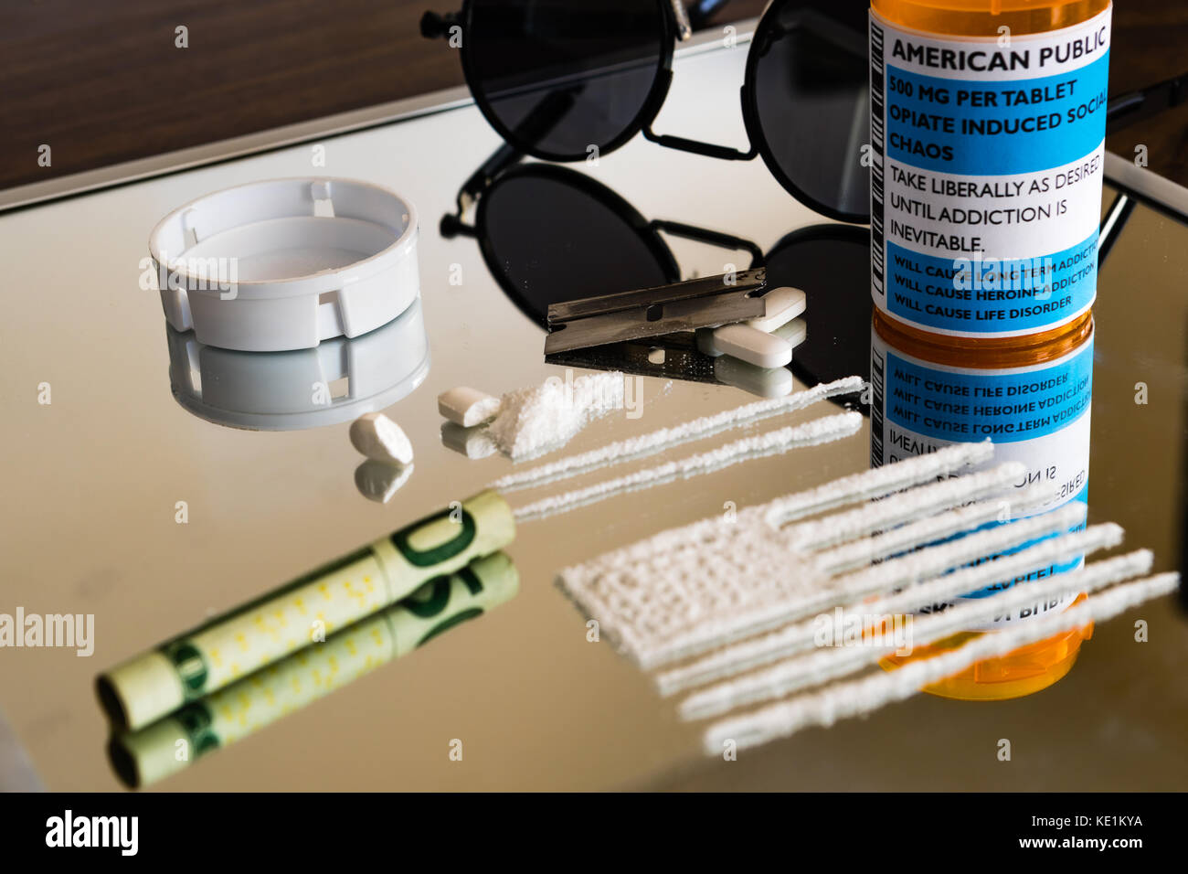 America's receta de opiáceos la adicción y sobredosis problema se está convirtiendo en la mayor amenaza para la clase media estadounidense. impulsado por médicos y grandes Foto de stock