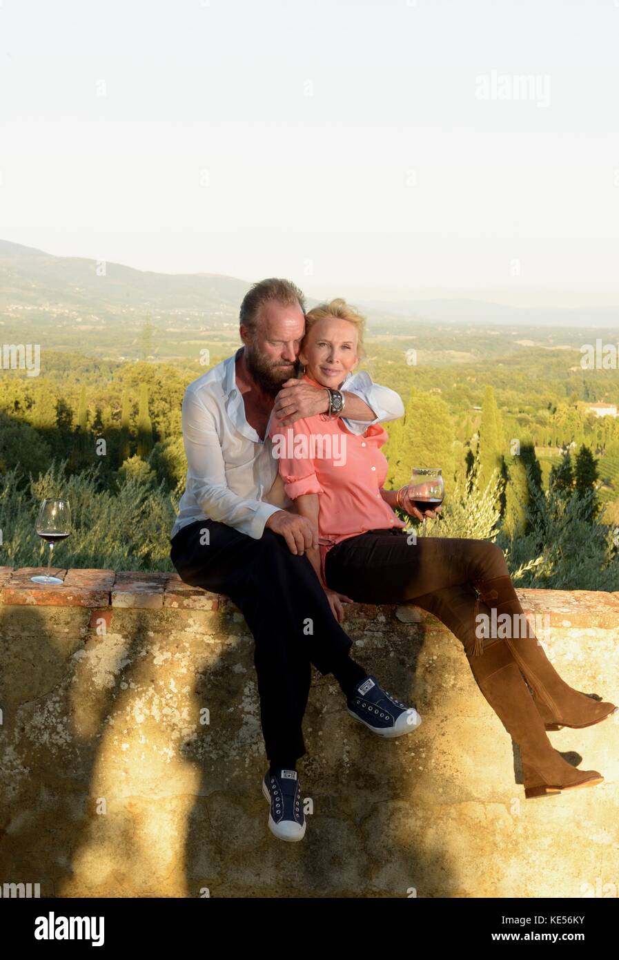 Sting con su esposa trudie en su propiedad Villa il palagio, Figline Valdarno , Florencia, Toscana, Italia, 04/08/2015 El crédito © sandro michahelles/ Foto de stock