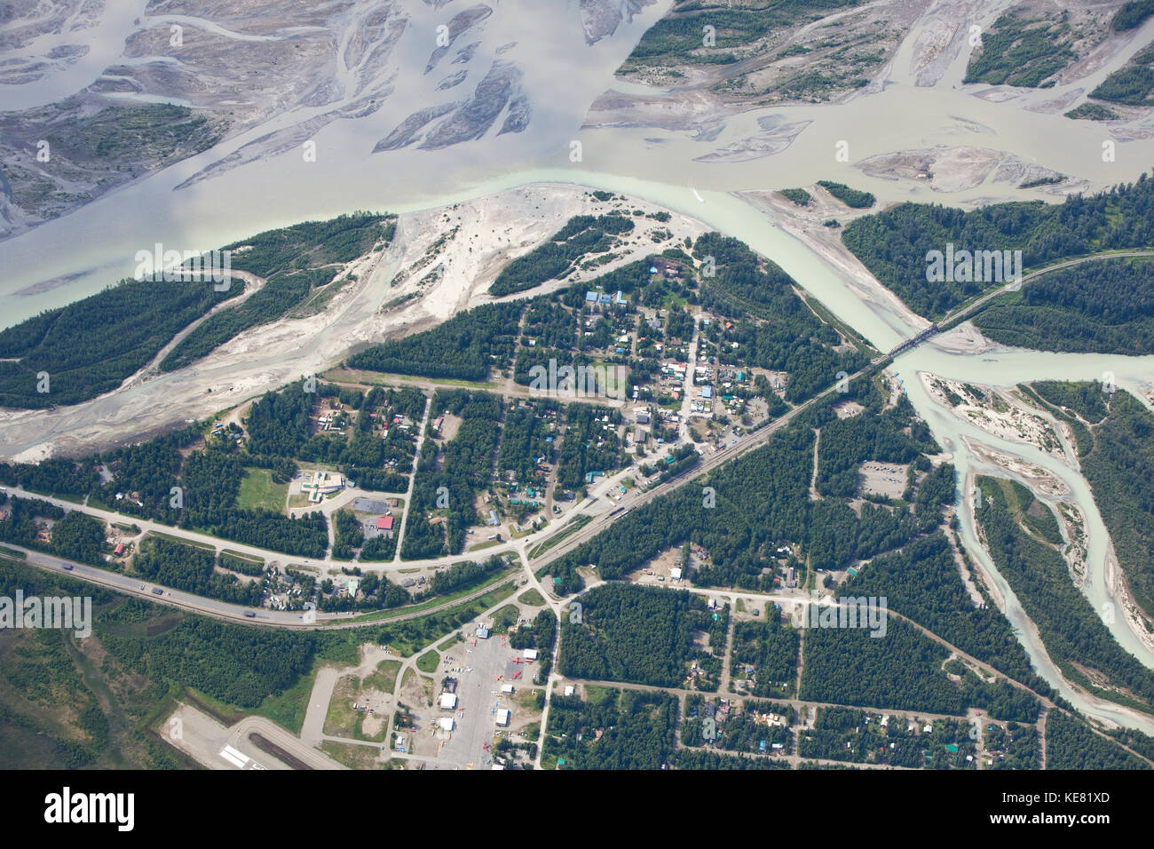 Vista aérea de Talkeetna y los ríos Susitna y Southcentral Talkeetna, Alaska, EE.UU. Foto de stock