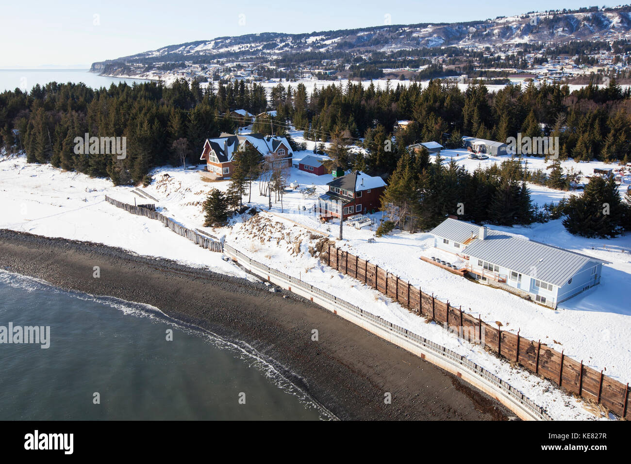 Vista aérea de Ocean Drive y la Escollera, Southcentral Homer, Alaska, EE.UU. Foto de stock