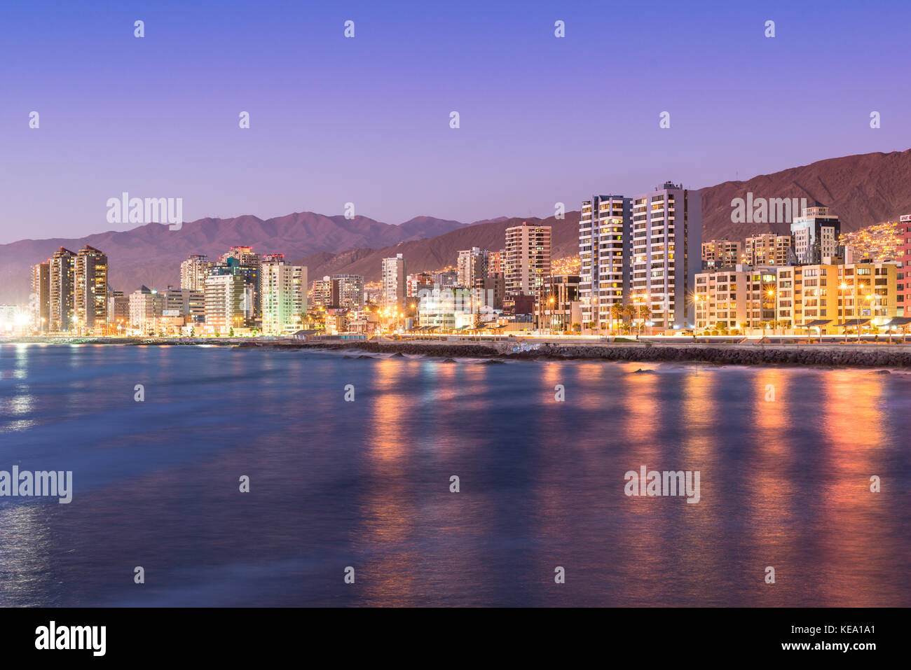 Antofagasta, Región de Antofagasta, Chile - vista panorámica de la costa de  Antofagasta, conocida como la Perla del Norte y las grandes Fotografía de  stock - Alamy
