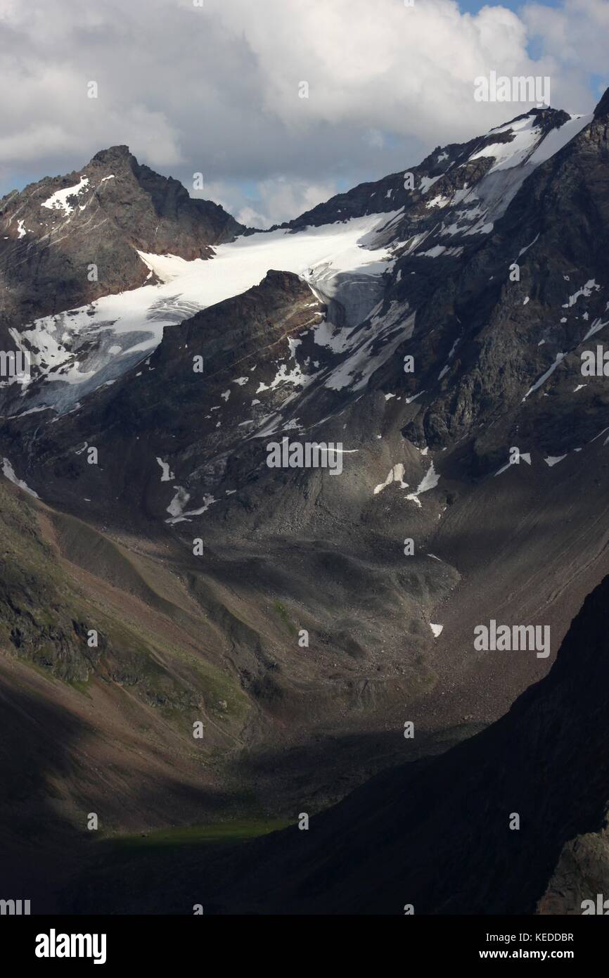 Morrenas de fusión glaciar Stubai larstig, Alpes, Austria Foto de stock