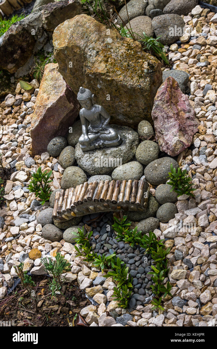 Ideas de jardín Zen jardín de piedra con el símbolo chino de la felicidad  Fotografía de stock - Alamy