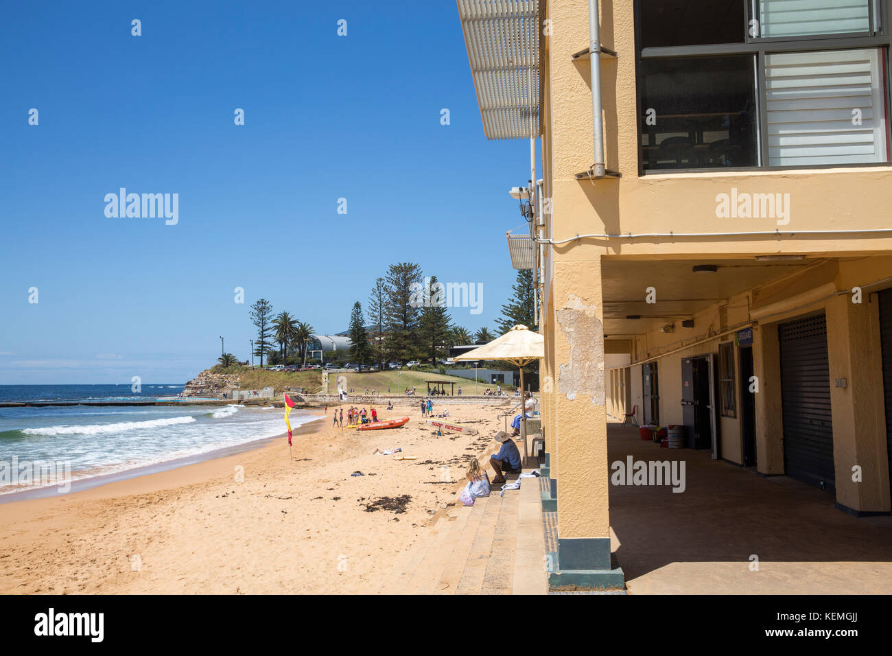 Y Collaroy Collaroy beach club salvavidas de Surf en las playas del norte de Sydney, Nueva Gales del Sur, Australia Foto de stock