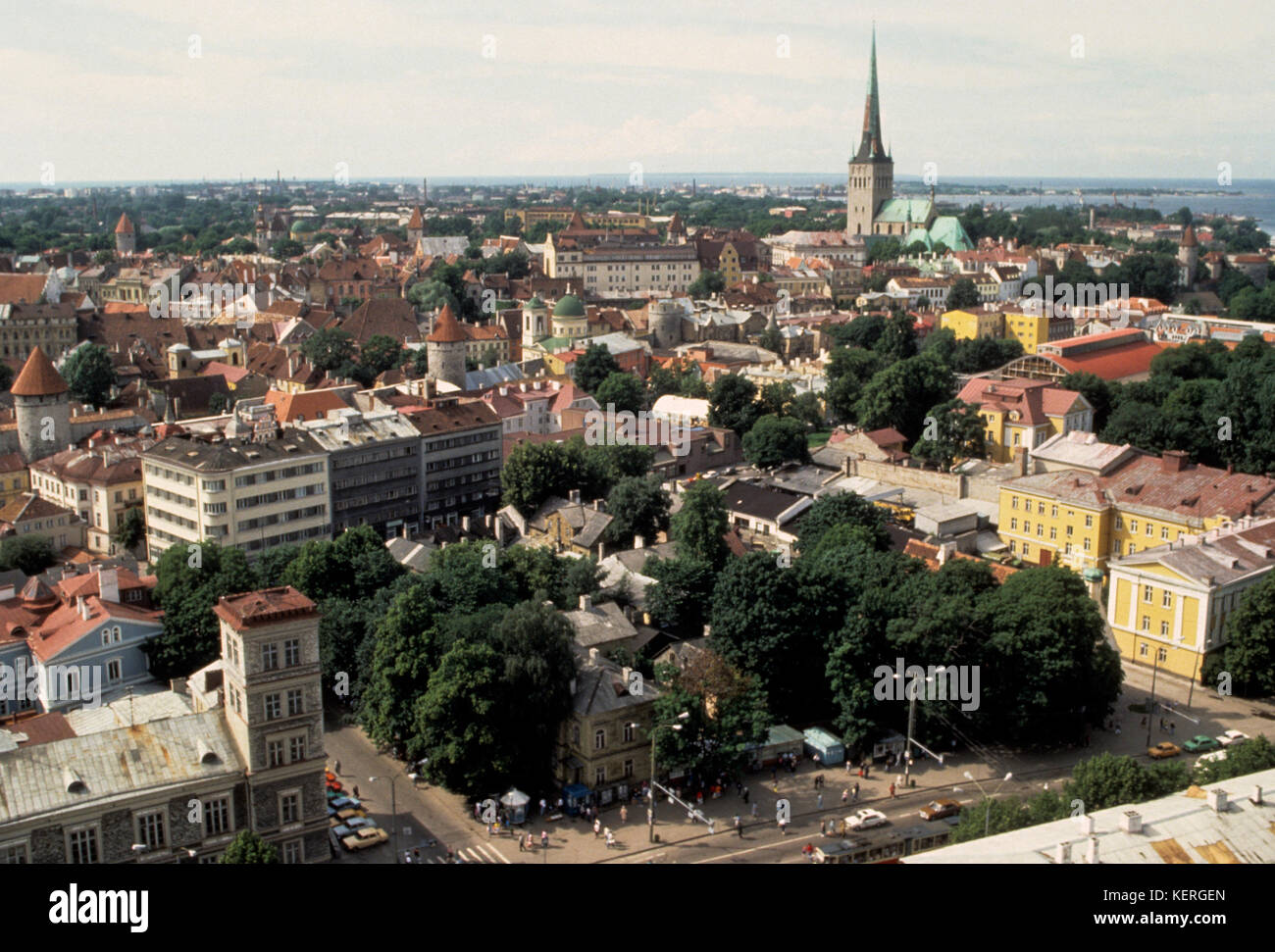 Estonia Tallinn vistas ciudad 2003 Foto de stock