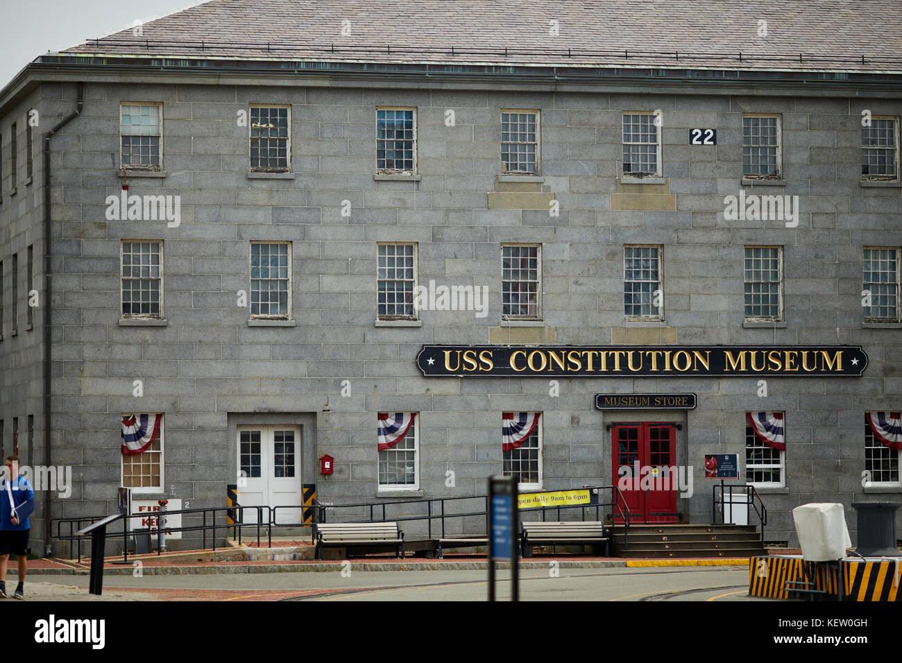 Boston Massachusetts en Nueva Inglaterra, América del Norte EE.UU. Navy Yard USS Constitution Museum exterior Foto de stock