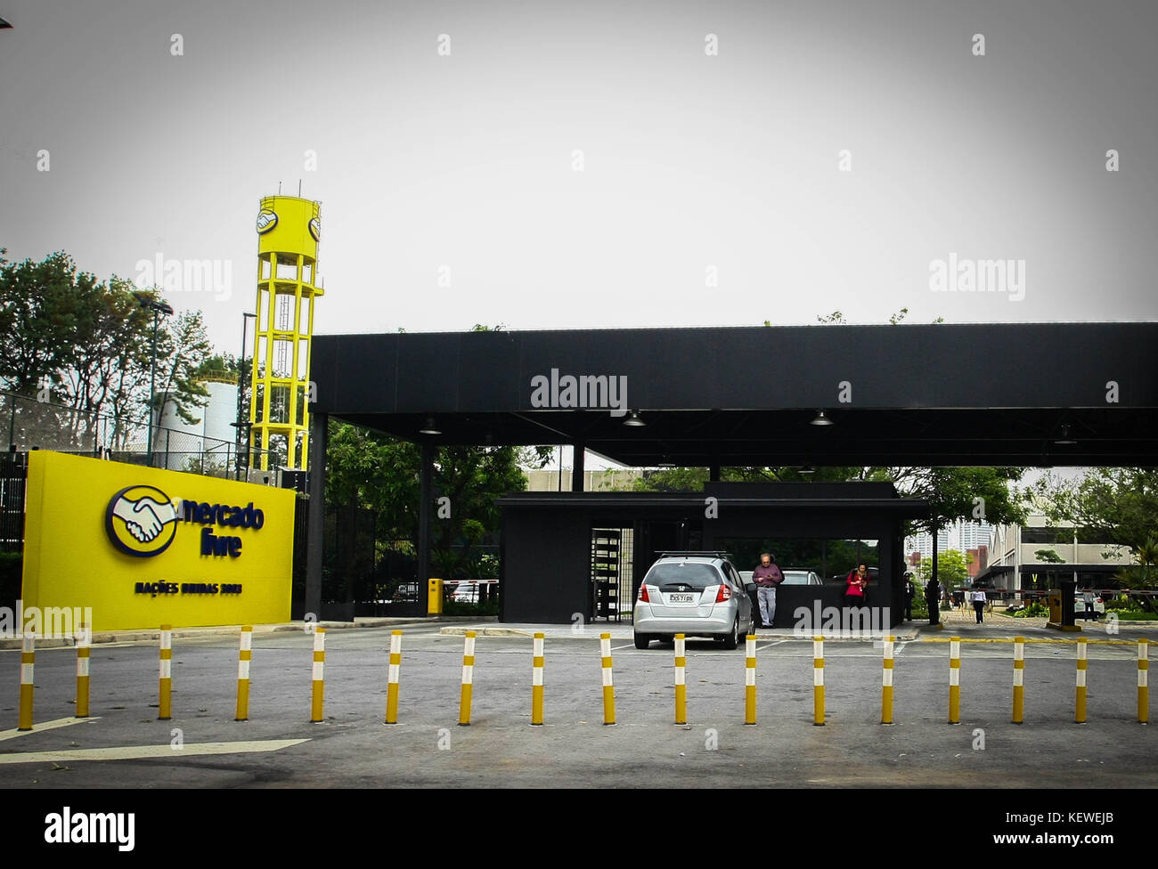 São Paulo, SP - 24.10.2017: Mercado Livre permitirá carros usados - Mercado  Livre lanza una vez en el mercado de compra y venta de vehículos usados en  internet, a partir de este