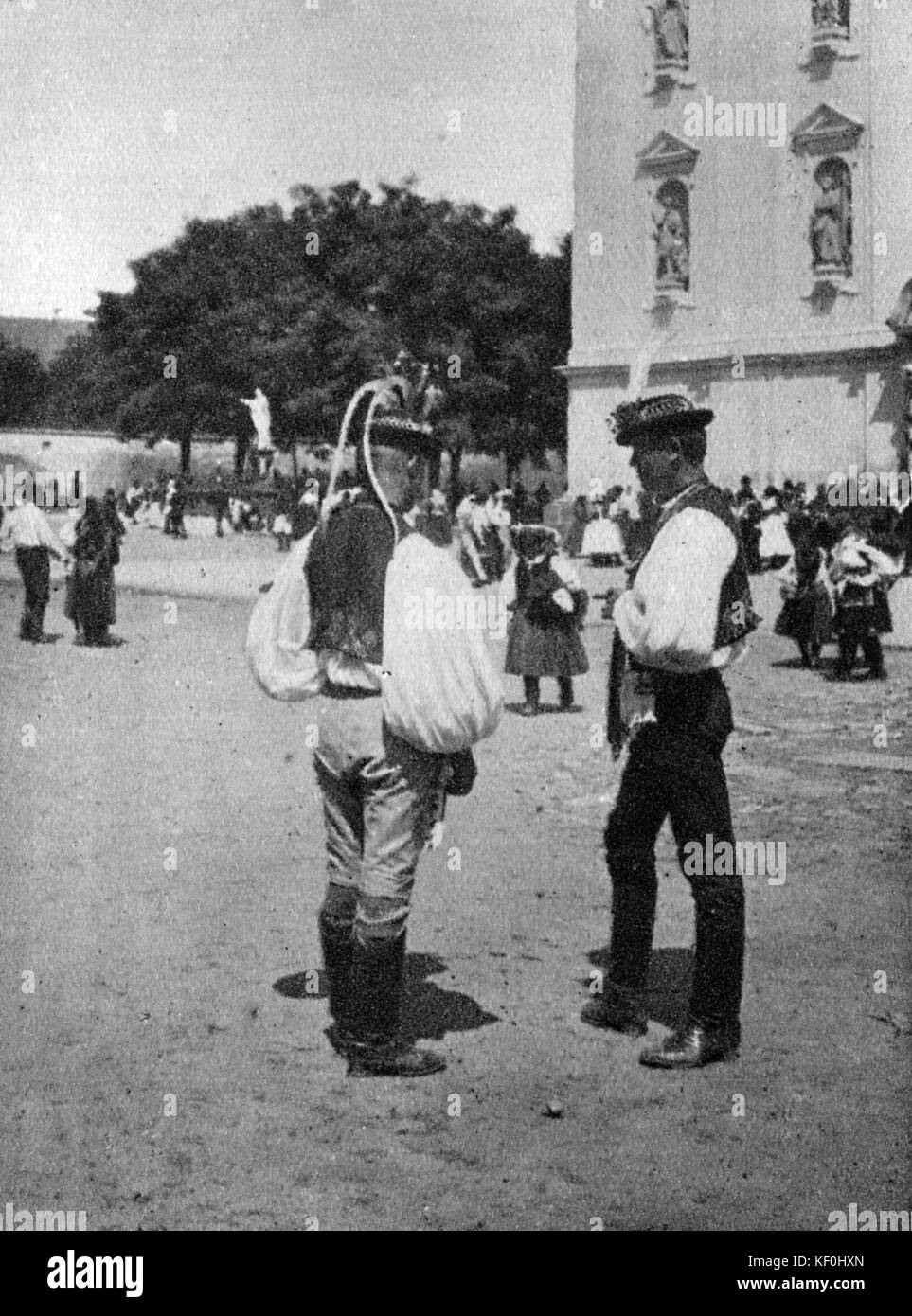 Los campesinos checa en trajes típicos. Leos Janacek 's inspiración para 'Janufa'. Información de fondo. Compositor checo, el 13 de julio de 1854 - 12 de agosto de 1928. Foto de stock