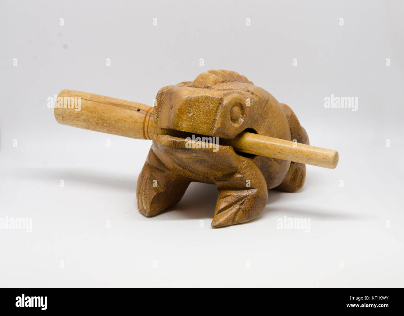 Rana de madera marrón fotografías e imágenes de alta resolución Alamy