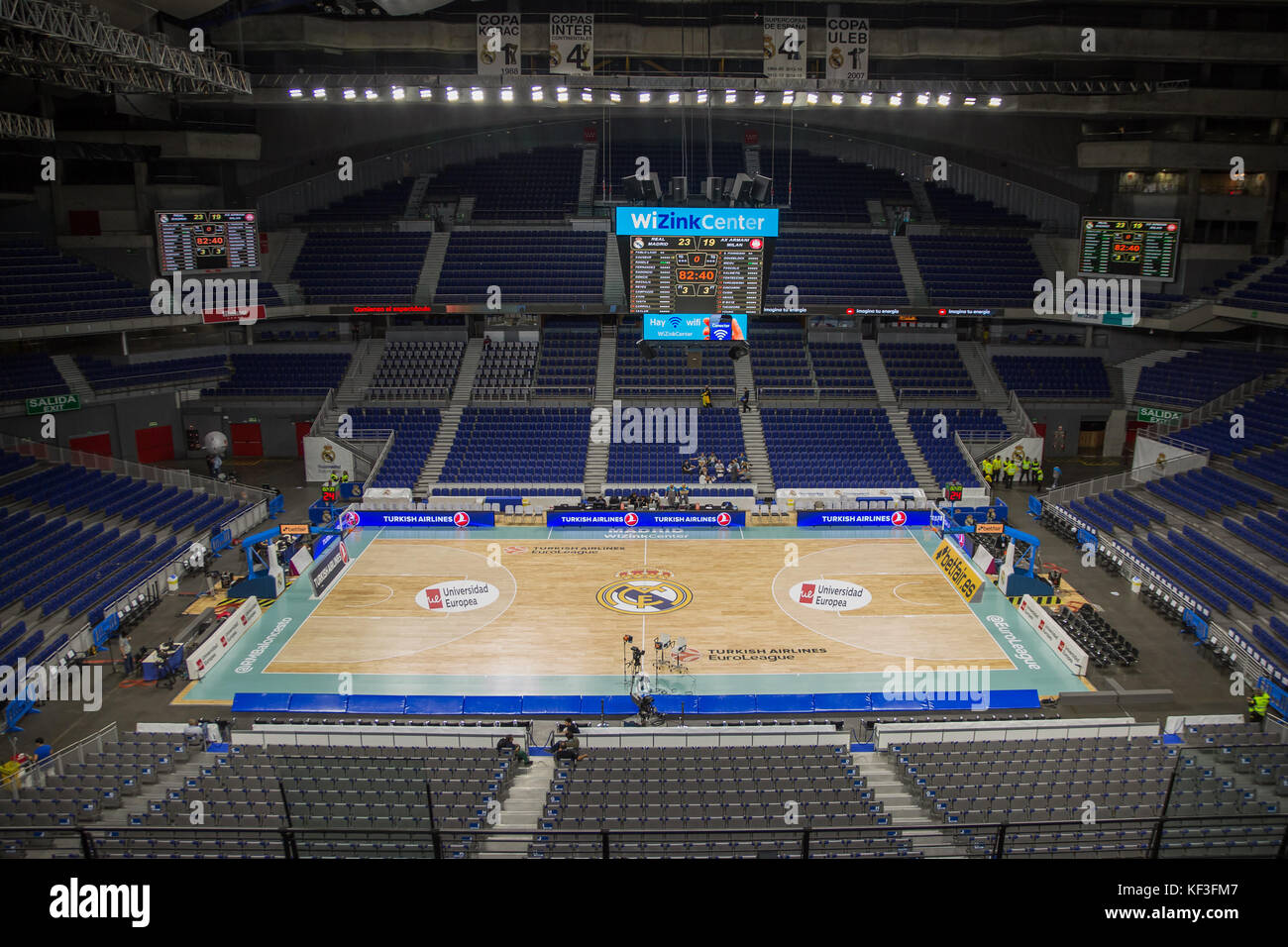 Madrid, España. 24 de octubre de 2017. Wizink Center durante la victoria  del Real Madrid AX Armani Exchange Olimpia Milan (100 - 90) en el partido  de la temporada regular de Turkish