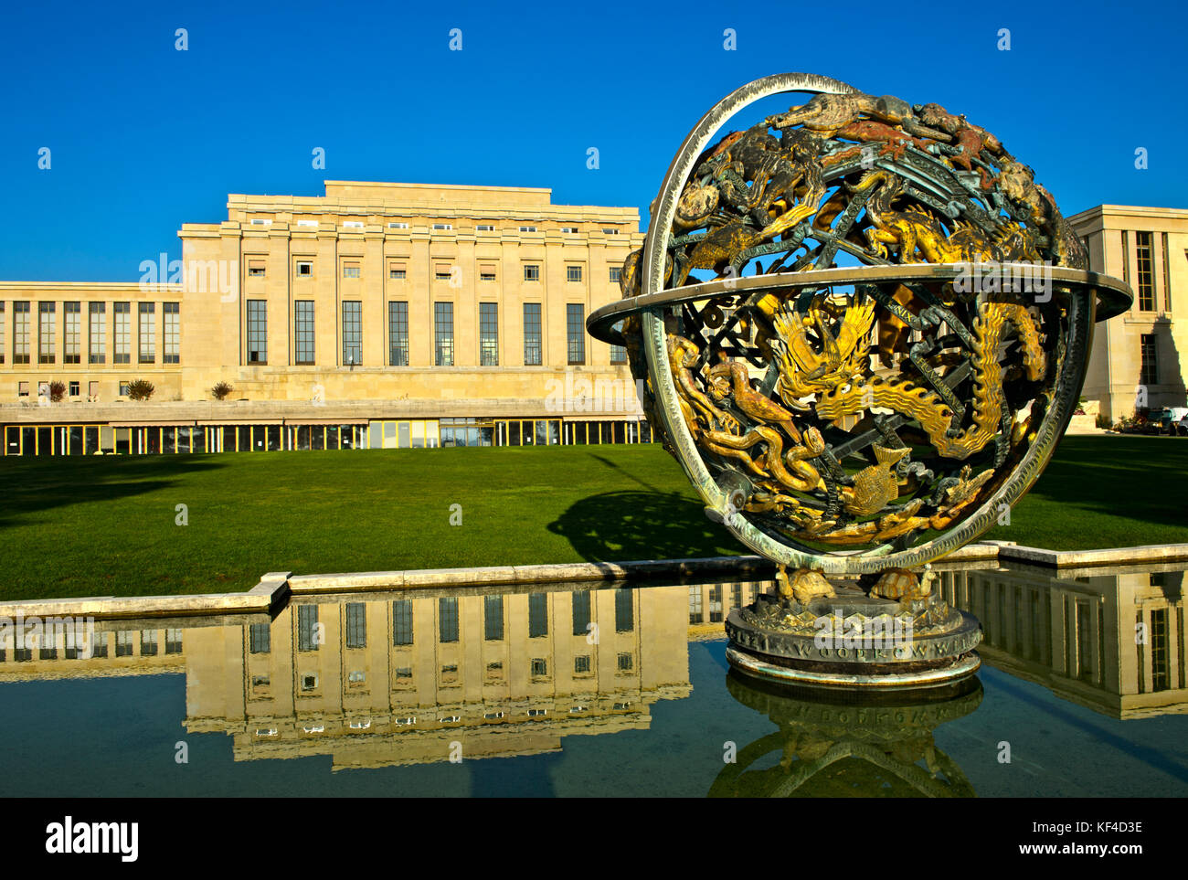Monumento conmemorativo de la esfera celestial Woodrow Wilson, Palacio de las Naciones, Naciones Unidas, Ginebra, Suiza Foto de stock