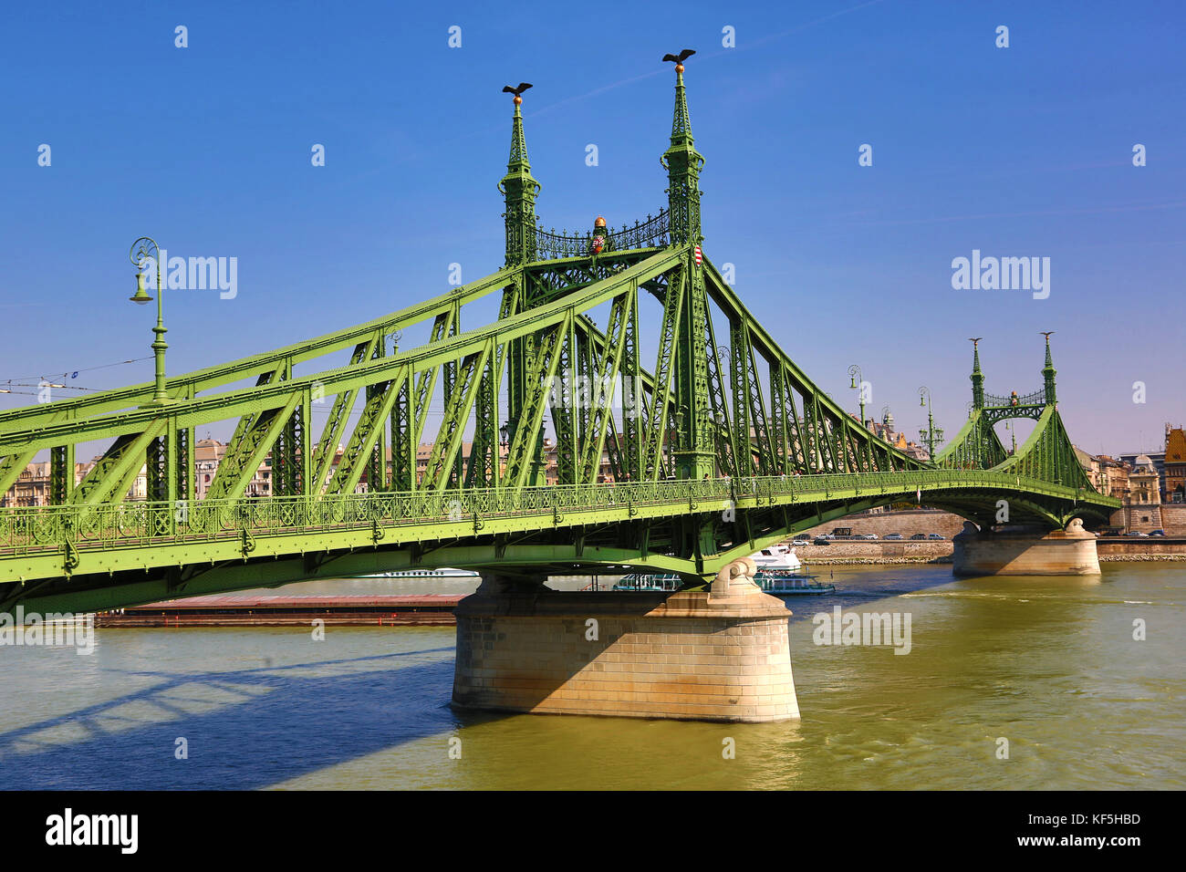 El puente de la libertad, también conocido como el puente de la libertad, sobre el río Danubio en Budapest, Hungría Foto de stock