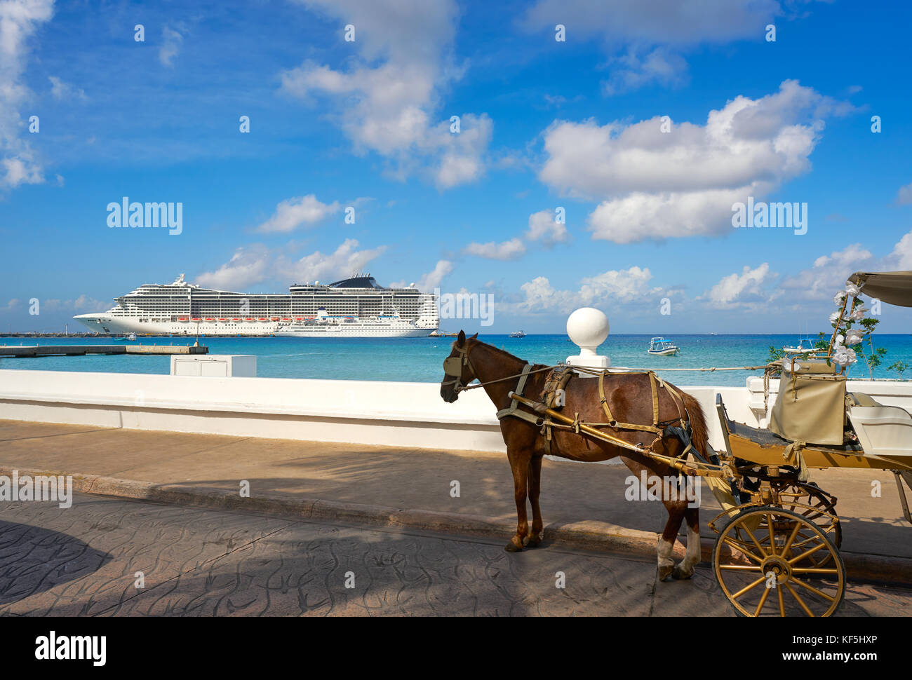 La isla de Cozumel en carruaje y crucero en la riviera maya de méxico  Fotografía de stock - Alamy