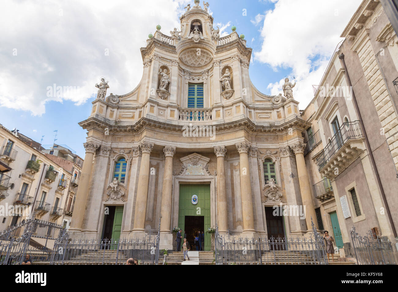 Iglesia de estilo barroco - Basilica della collegiata, Catania, Sicilia, Italia Foto de stock