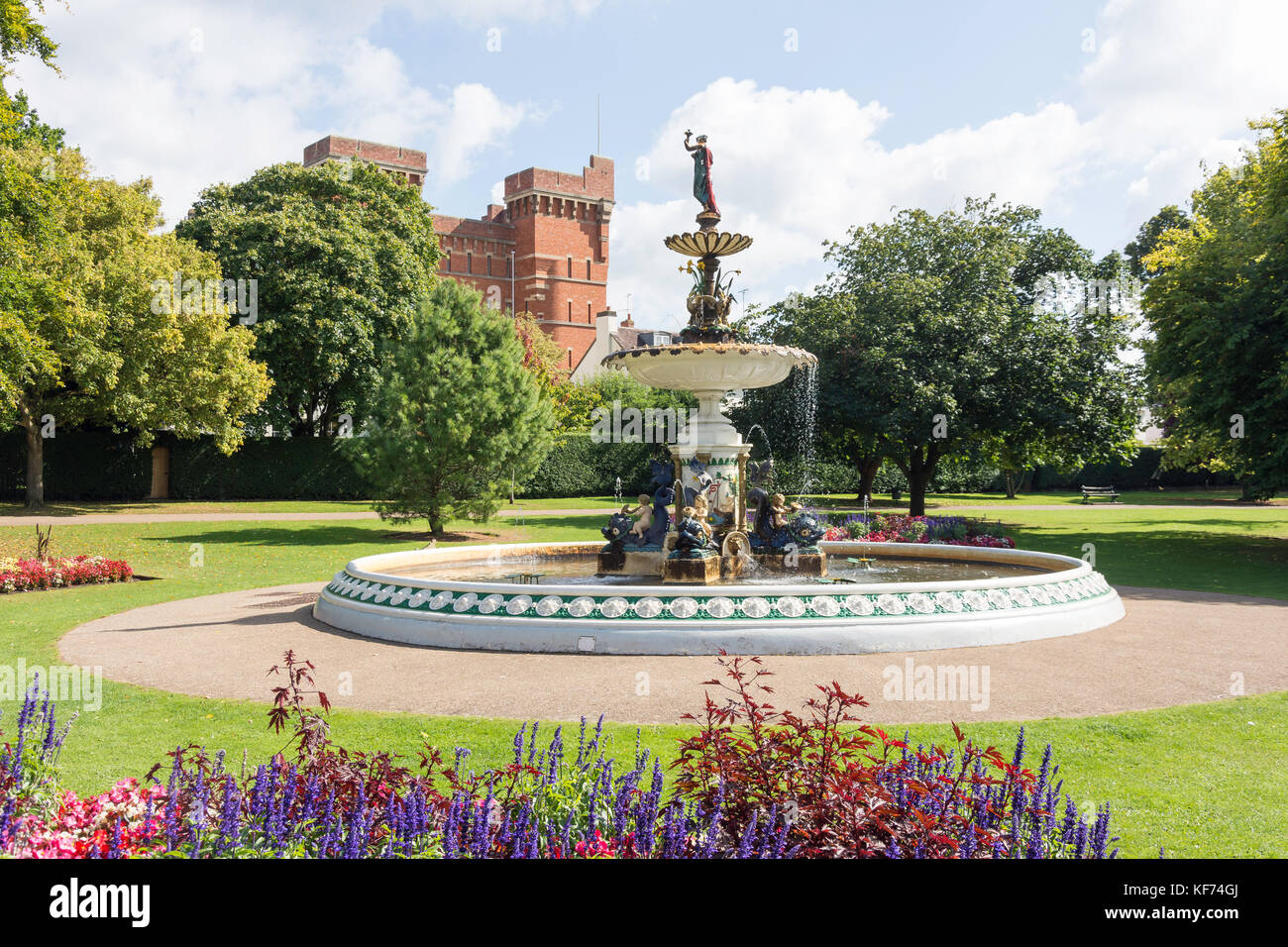 La fuente en el Parque Vivary, Taunton, Somerset, England, Reino Unido Foto de stock