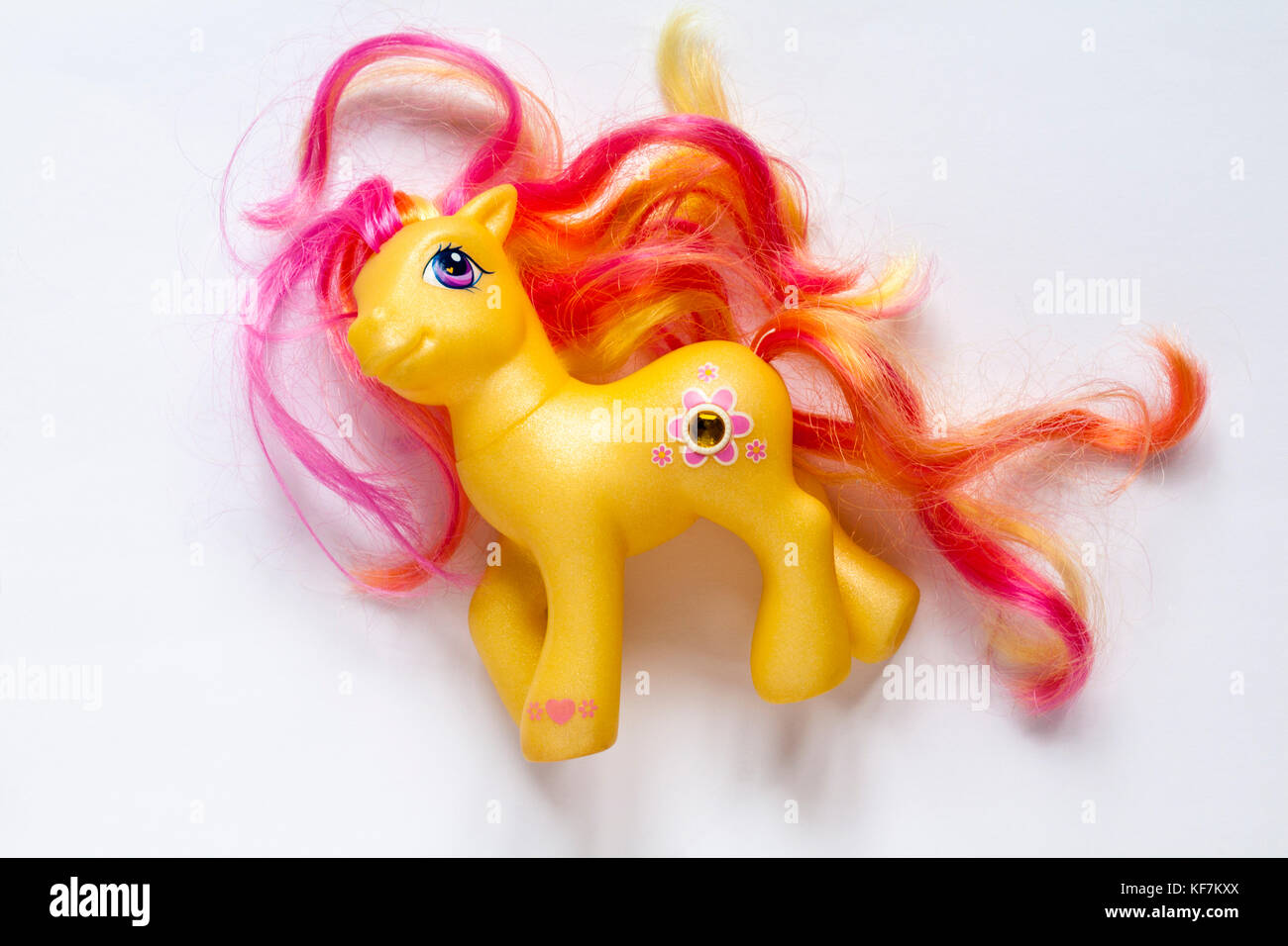 Amarillo mi pequeño pony fotografías e imágenes de alta resolución - Alamy