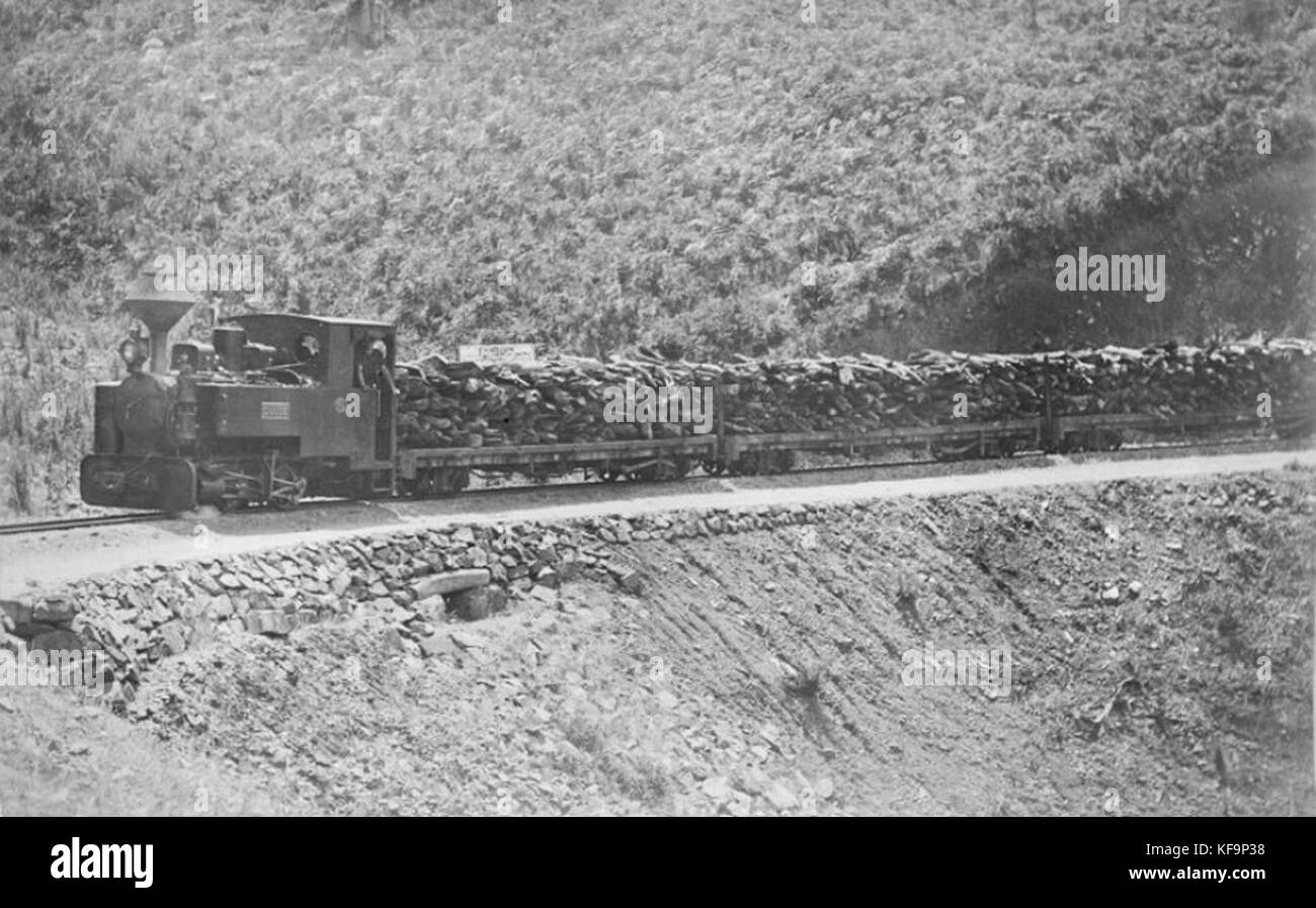 Un tren de leña en la línea Burrinjuck Goondah Las EELA se PRG 280 1 7 49  Fotografía de stock - Alamy