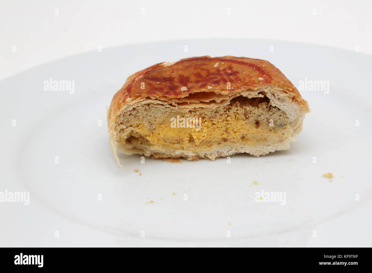 Mooncake Teochew - Salado Tau Sar con yema de huevo Foto de stock