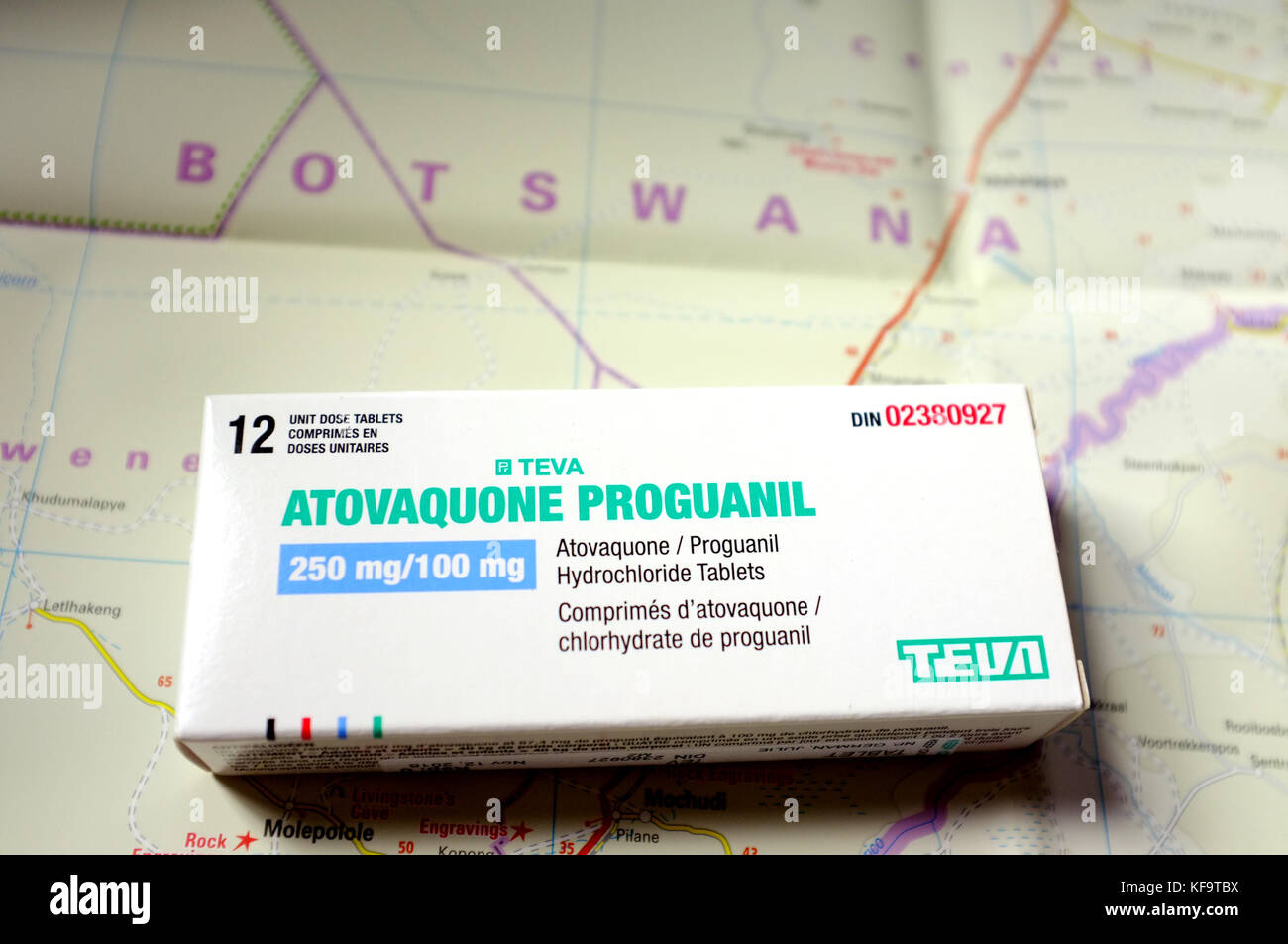 Un paquete de pastillas para la Malaria en rellenar un mapa de África del Sur. Foto de stock