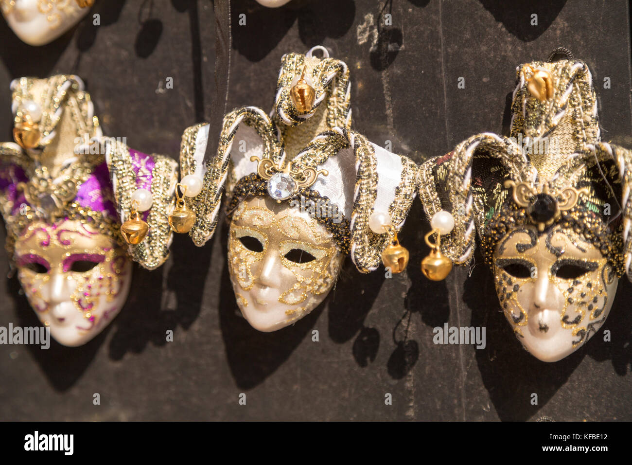 Máscaras de carnaval veneciano en venta, Venecia, Italia, Europa Fotografía  de stock - Alamy