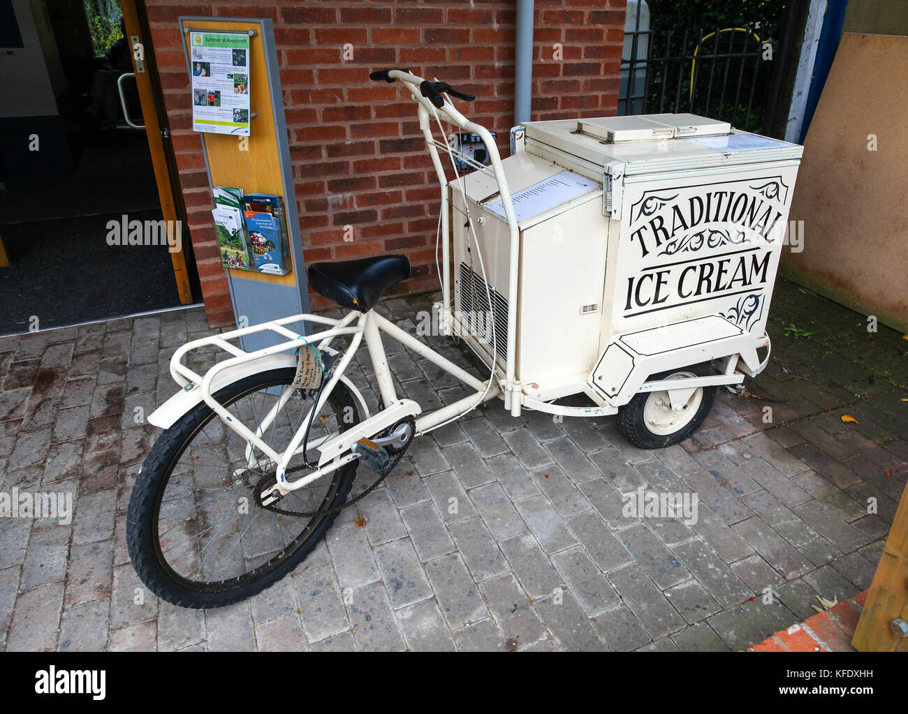 Triciclo tradicional de helado fotograf as e im genes de alta