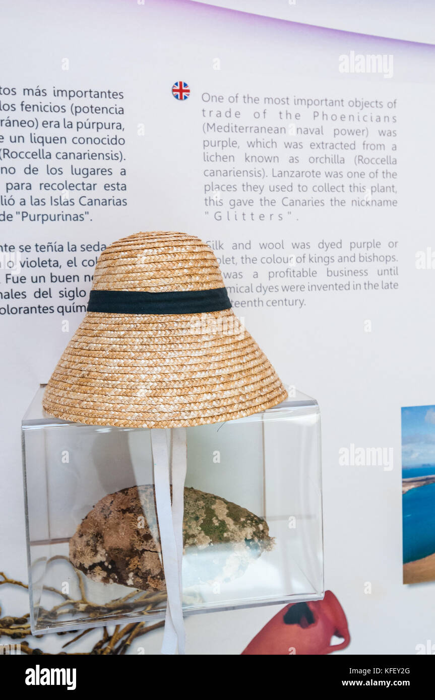 Sombrero típico de La Graciosa en el Museo de Chinijo el museo más pequeño  del mundo, Caleta del Sebo, La Graciosa, Islas Canarias, España Fotografía  de stock - Alamy