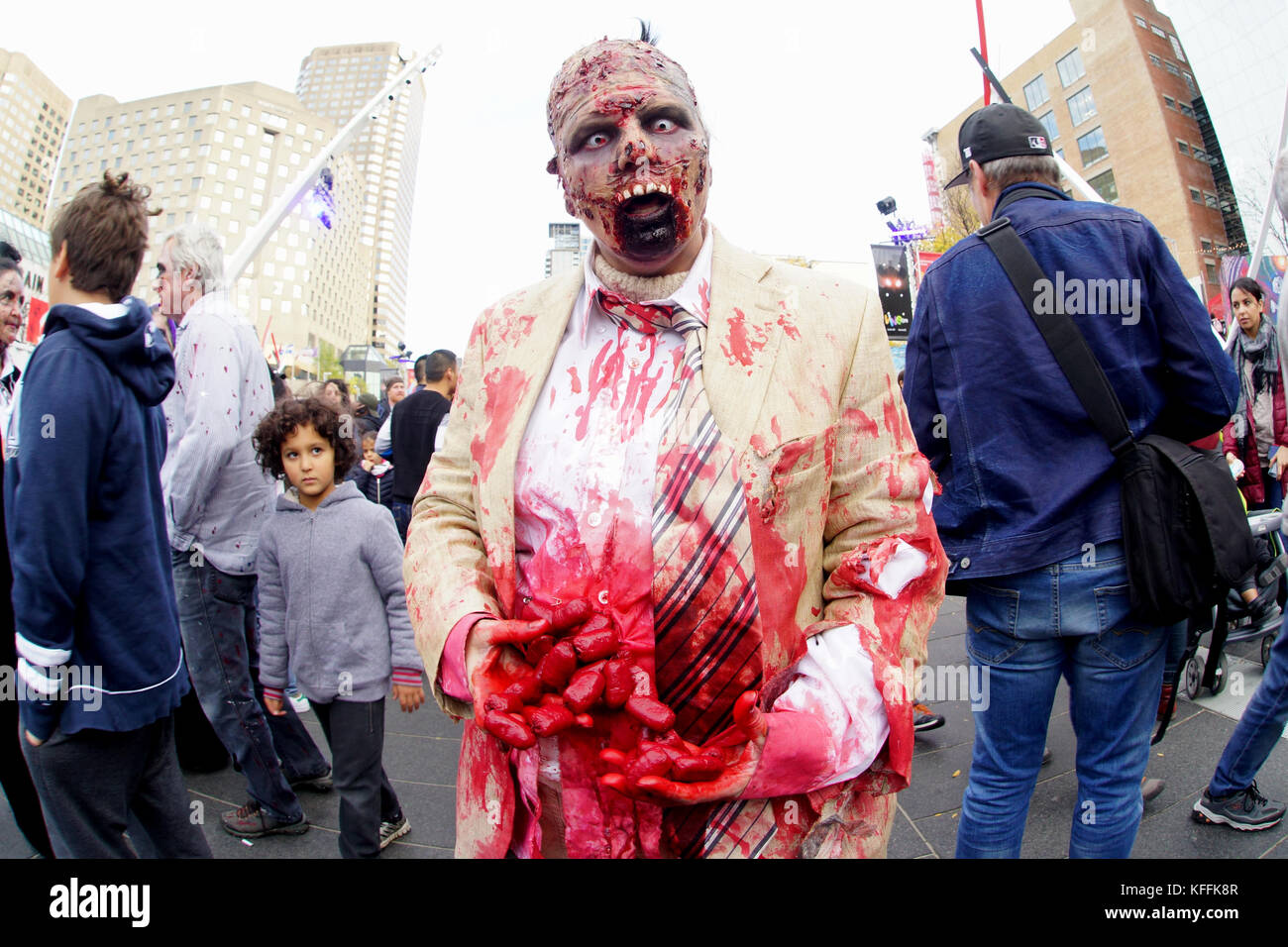 Montreal, Canadá. 28 de octubre de 2017. participante del 2017 Montreal zombie walk. Crédito: Mario Beauregard beaustock/alamy live news Foto de stock
