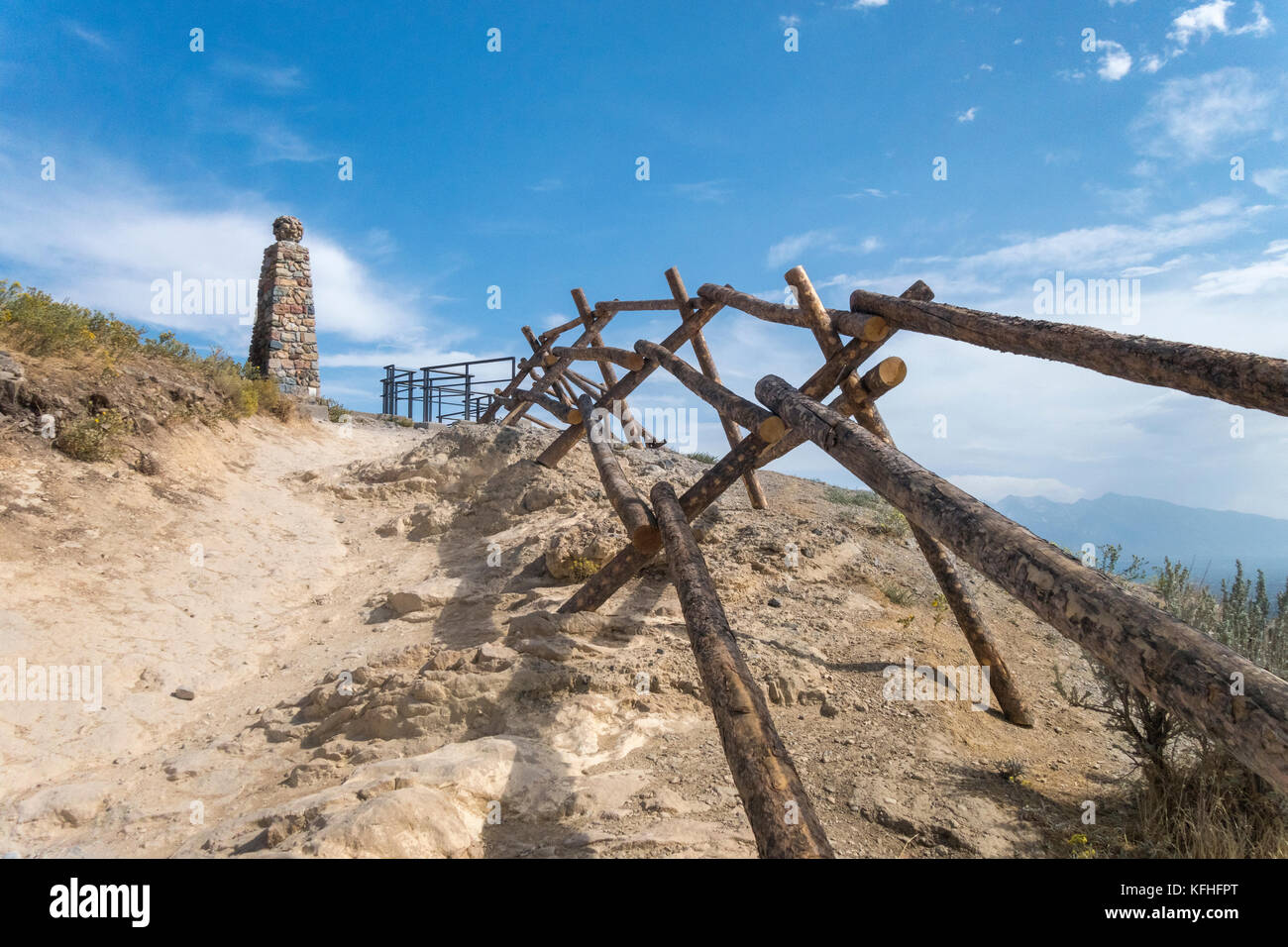 Ensign Peak Nature Park. Sendero que conduce hasta el histórico monumento insignia con vistas a Salt Lake City. Foto de stock