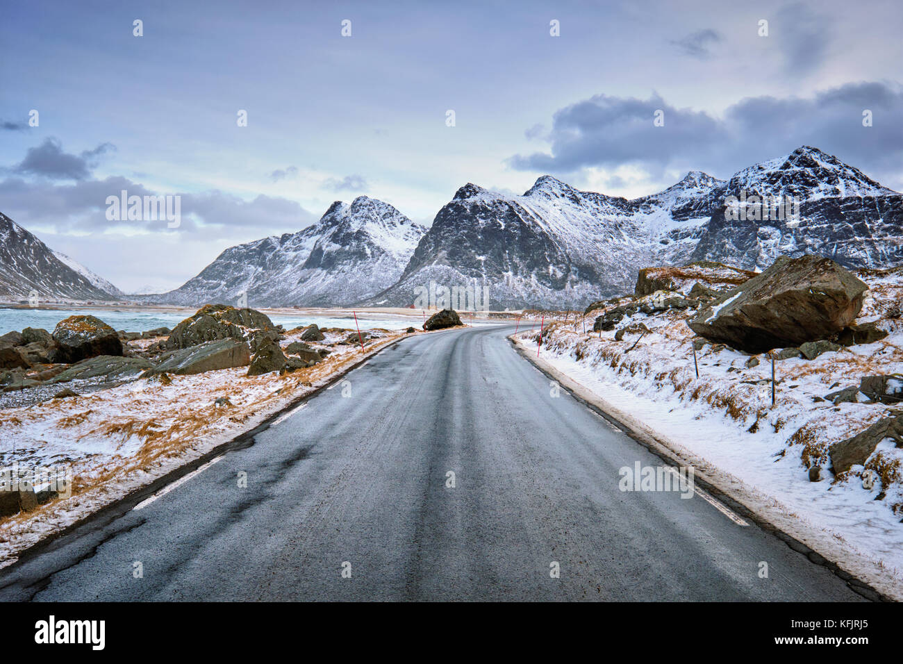 Carretera en Noruega Foto de stock