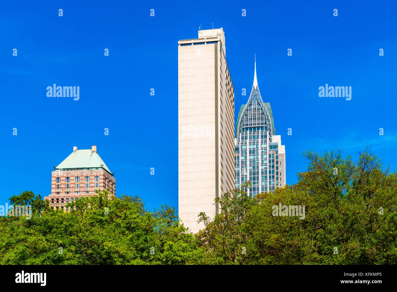 Edificios de gran altura en el Distrito del Centro de Mobile, Alabama, EE.UU Foto de stock