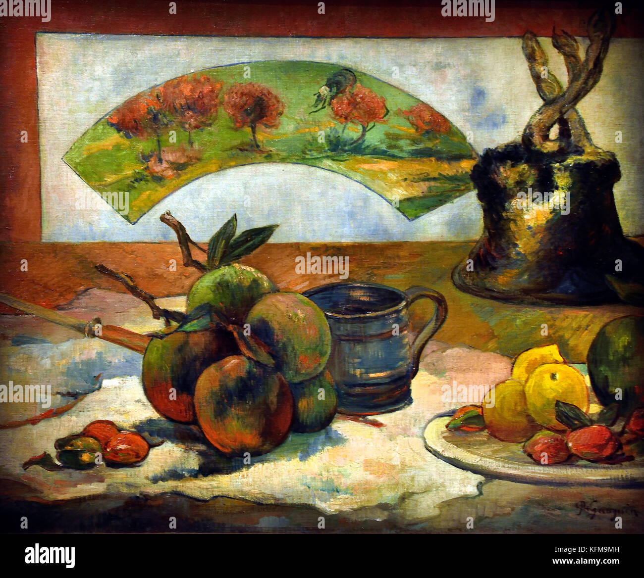 Nature morte à l'éventail - Bodegón con un ventilador de 1889 Paul Gauguin - Eugène Henri Paul Gauguin 1848 - 1903 fue un artista post-impresionista francés, Francia. ( Murió ,8 Mayo 1903, Atuona, las Islas Marquesas, en la Polinesia Francesa ), pintor, escultor. Foto de stock