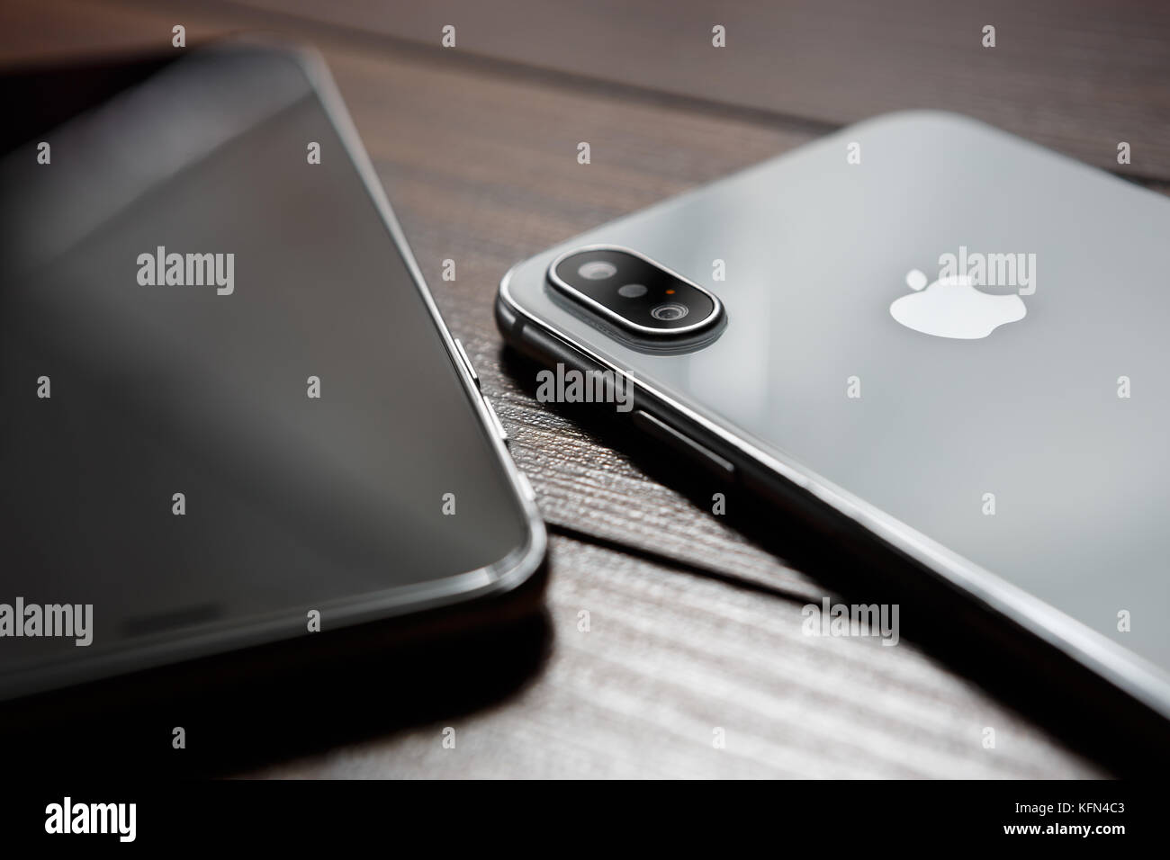 Nuevo Iphone X a Disposición El Iphone Más Nuevo 10 Imagen editorial -  Imagen de cierre, sobrecarga: 103241345